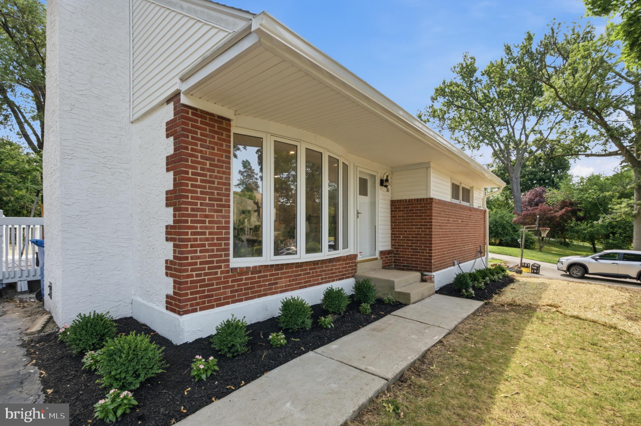 30 MEADOWBROOK LANE