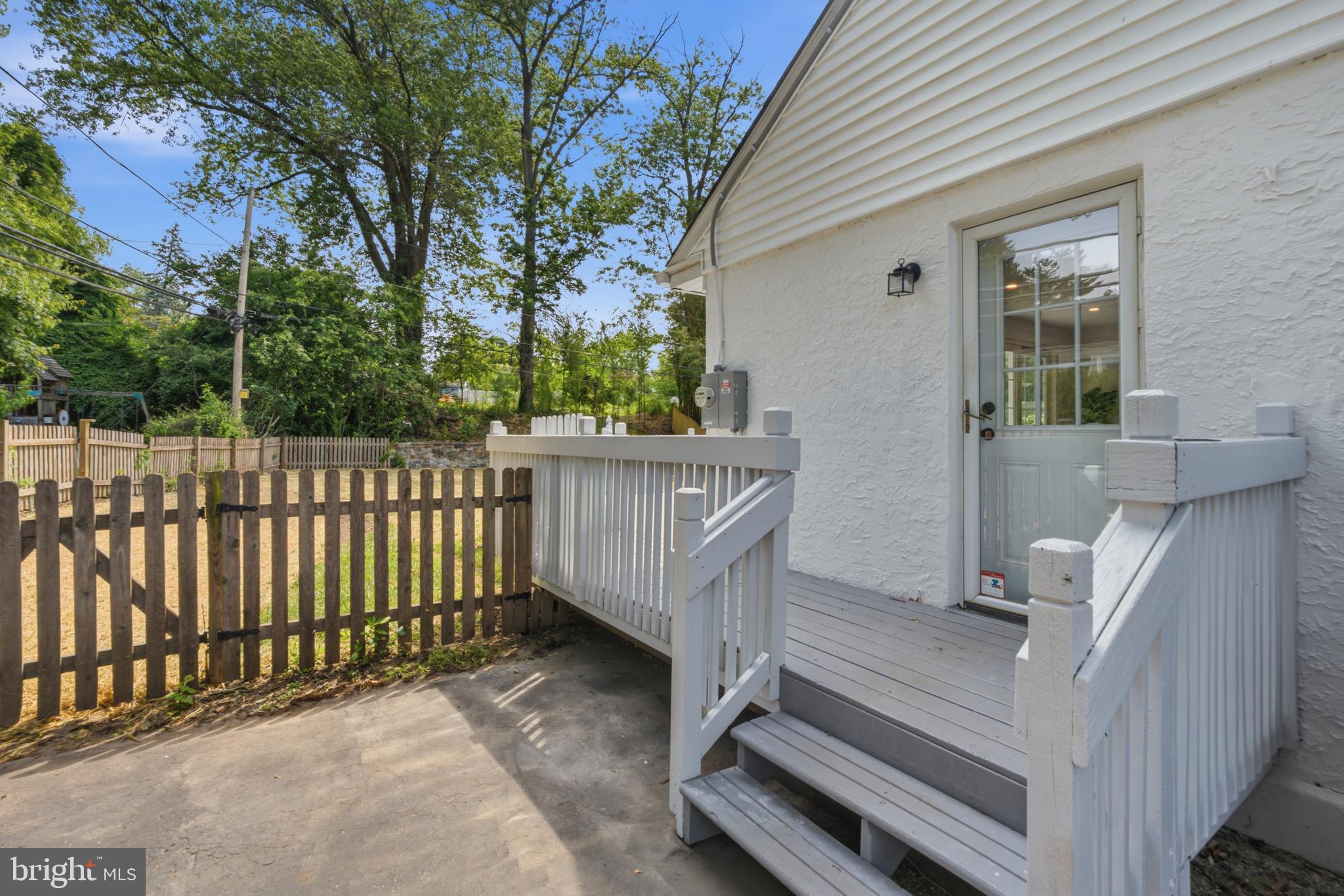 30 MEADOWBROOK LANE