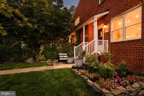 Photo of 217 E Taylor Run Parkway, ALEXANDRIA, VA 22314 (MLS # VAAX2062094)