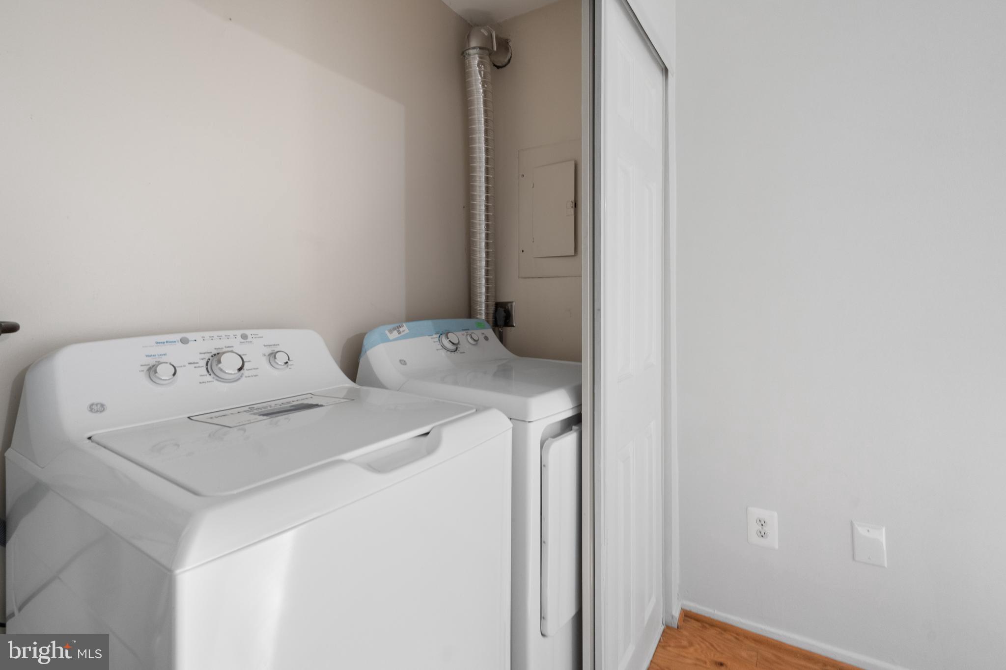 POHICK SQUARE - Residential