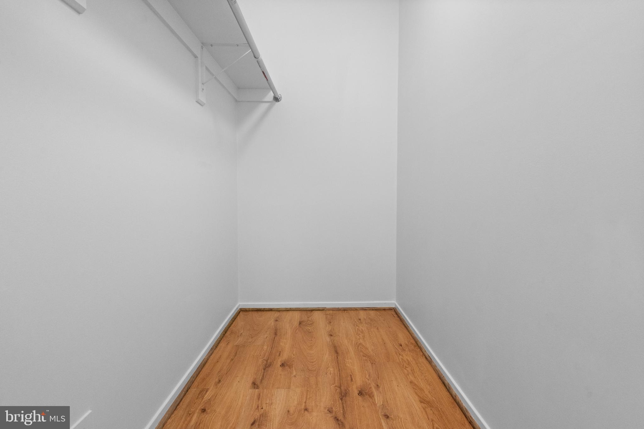 POHICK SQUARE - Residential