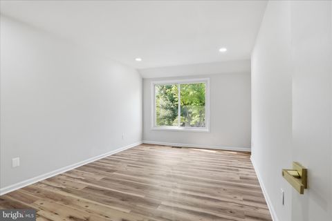 Tiny photo for 10107 Ridgeline Drive, MONTGOMERY VILLAGE, MD 20886 (MLS # MDMC2233582)