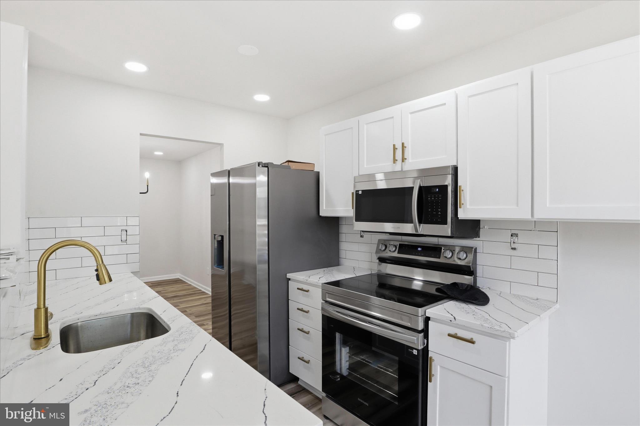 CLUBSIDE - Residential