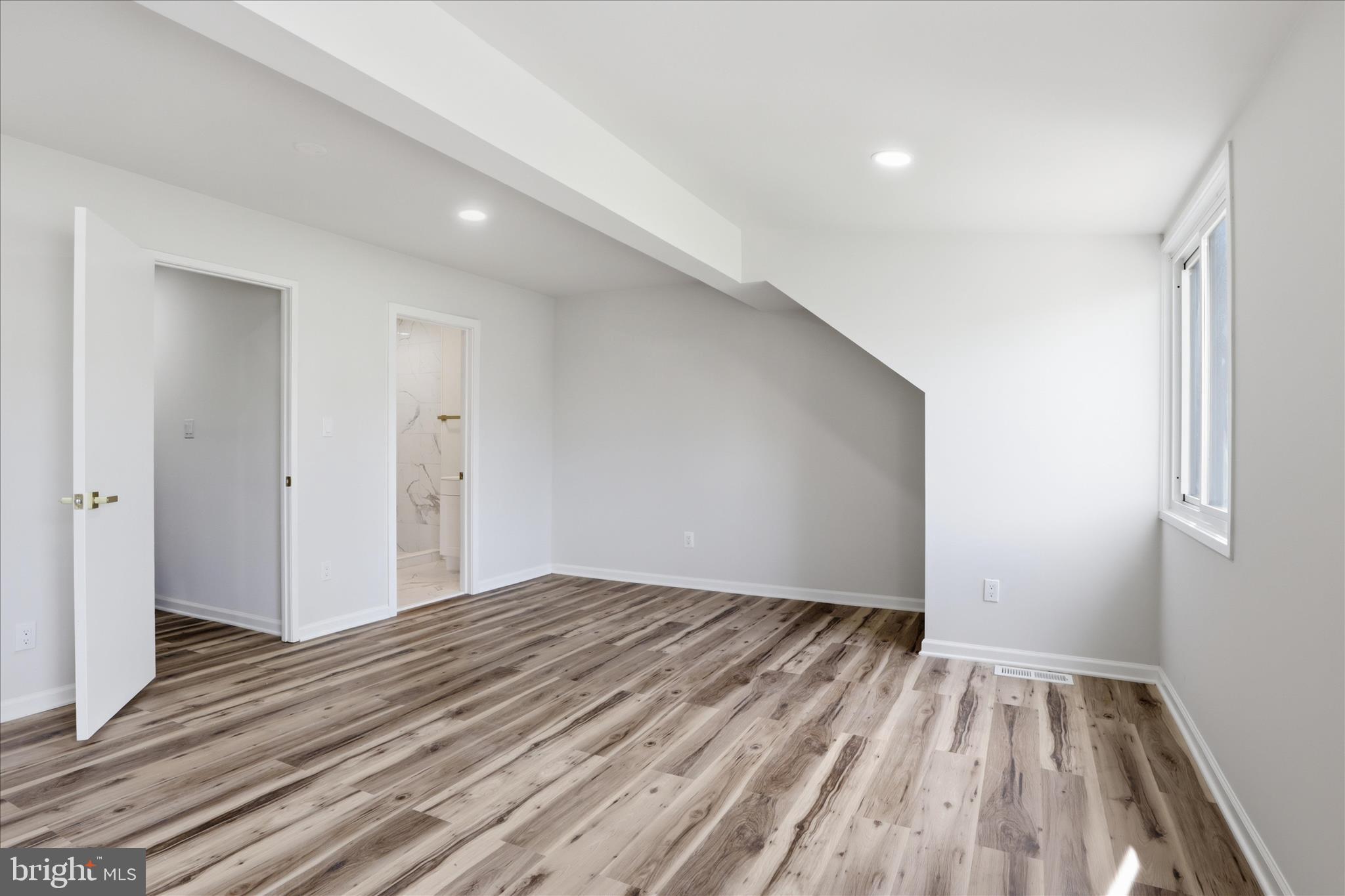 CLUBSIDE - Residential