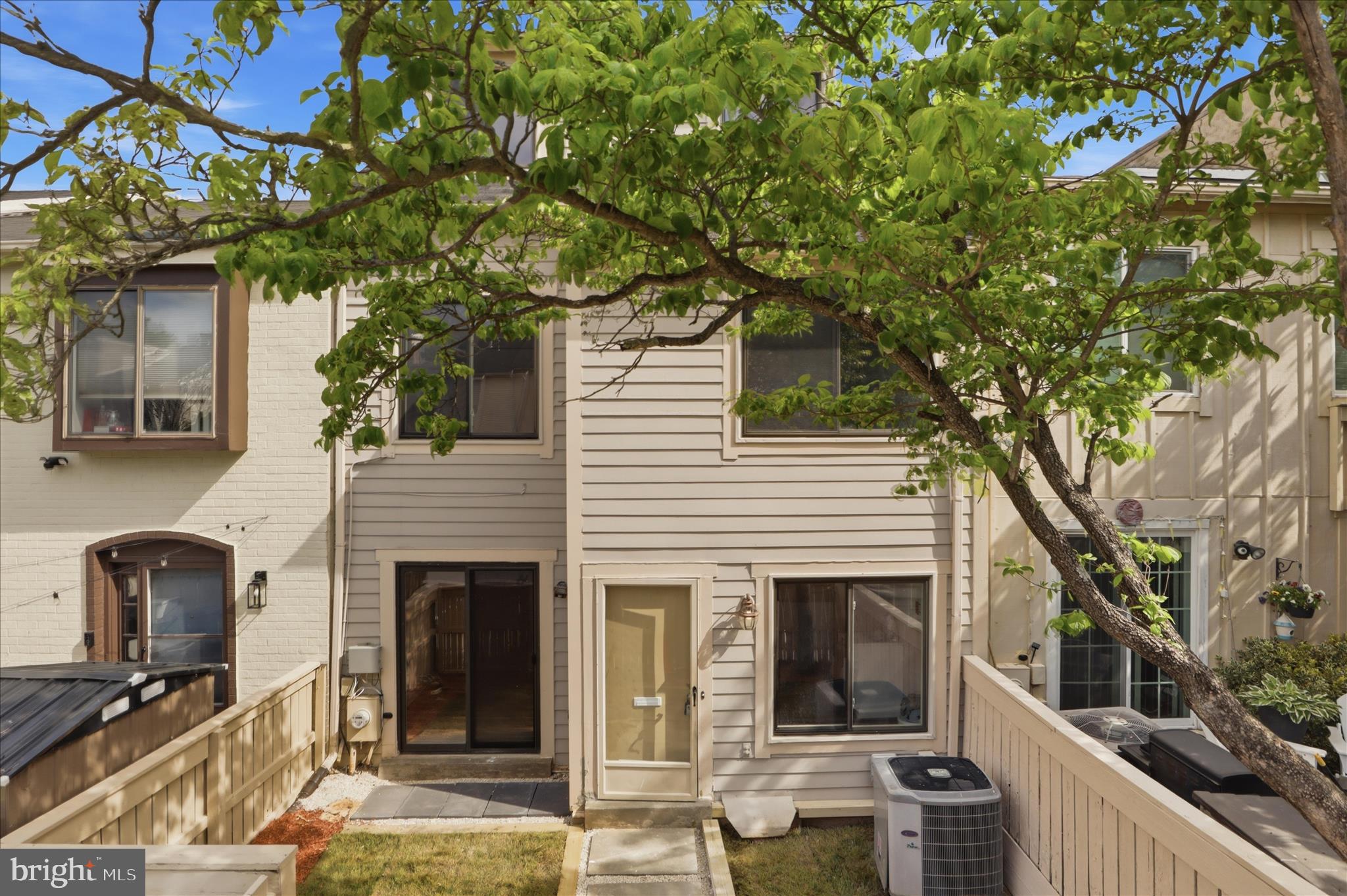 CLUBSIDE - Residential