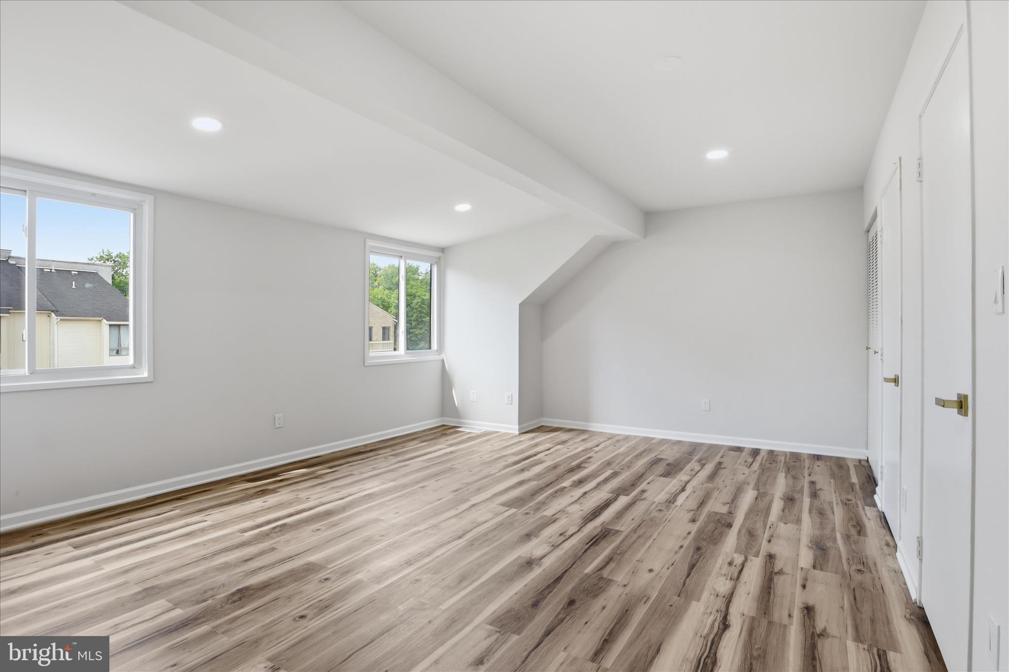 CLUBSIDE - Residential