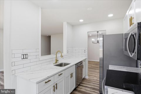 Tiny photo for 10107 Ridgeline Drive, MONTGOMERY VILLAGE, MD 20886 (MLS # MDMC2233582)