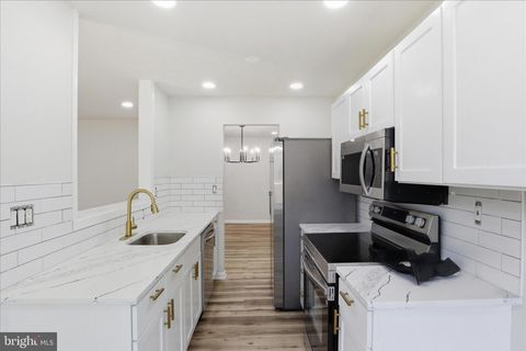 Tiny photo for 10107 Ridgeline Drive, MONTGOMERY VILLAGE, MD 20886 (MLS # MDMC2233582)