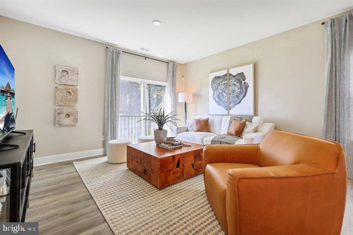 WEST WIND - Residential Lease