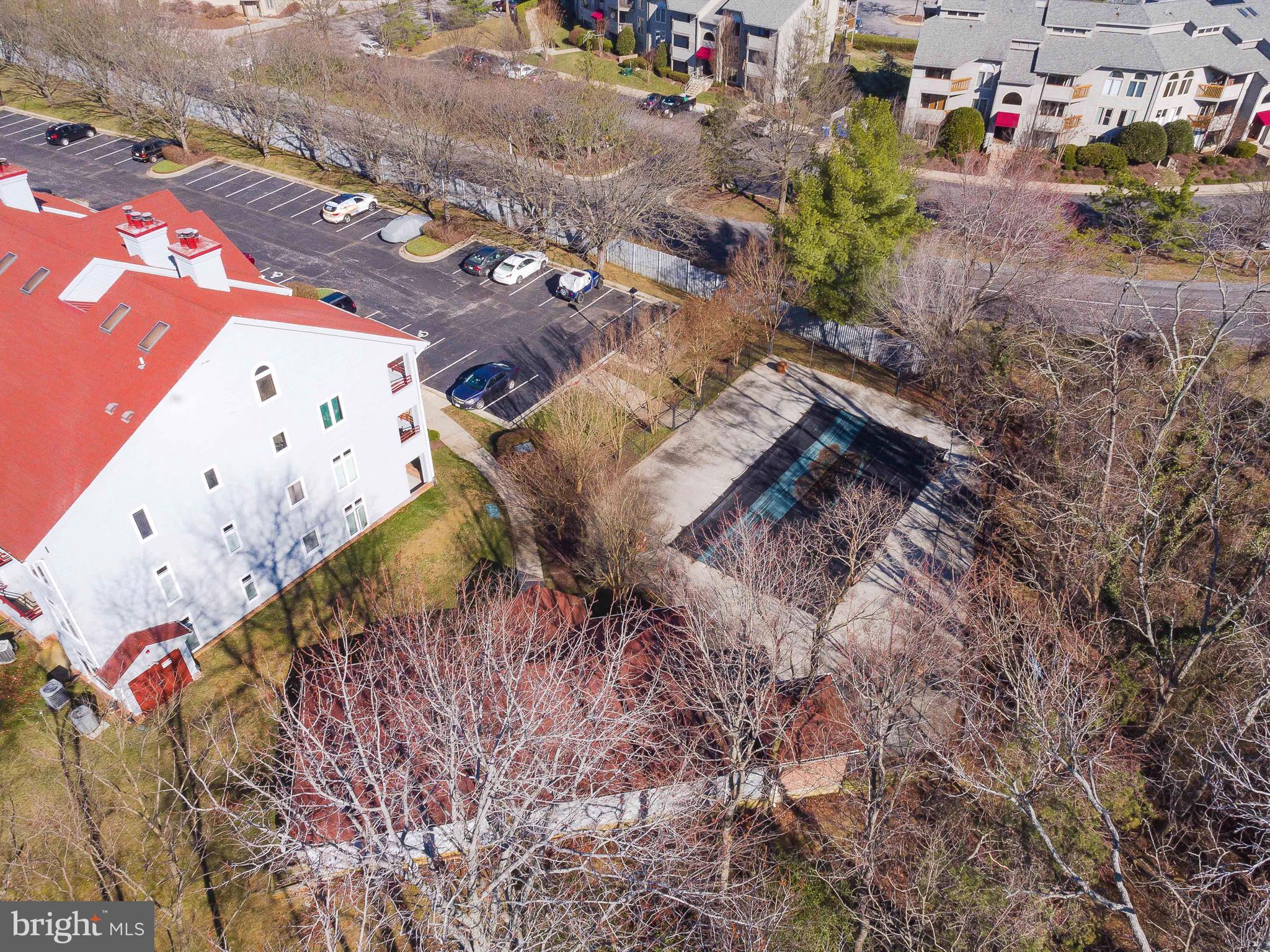 LAKE HERON CONDO - Residential