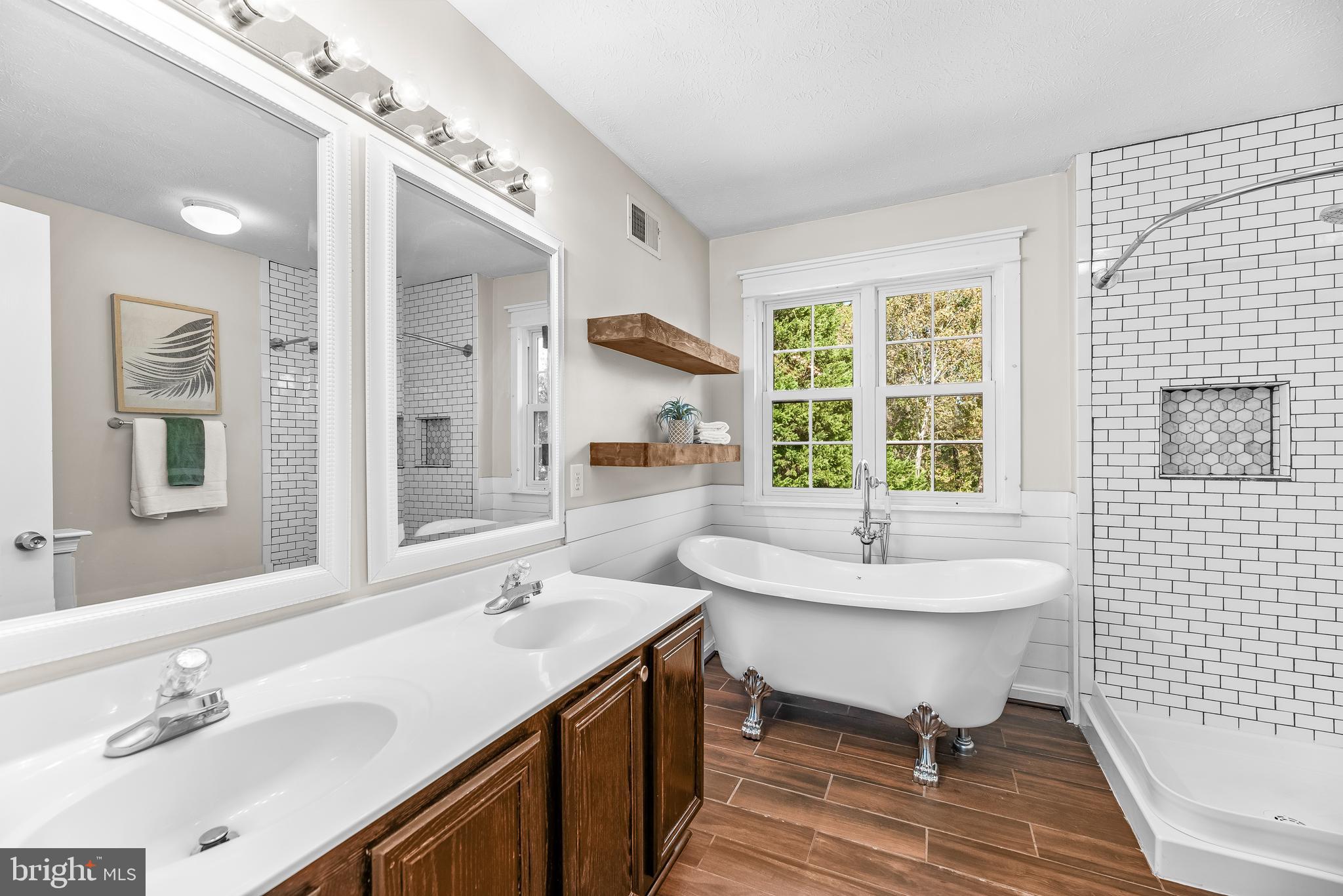 RICHFIELD STATION VILLAGE - Residential