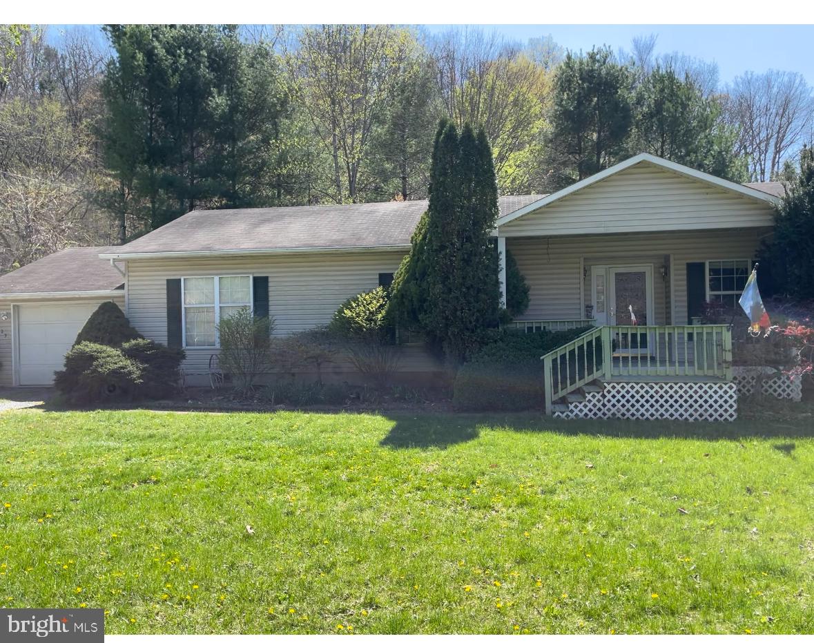 Nestled on a spacious 0.43-acre lot, this delightful 3 bedroom, 2.5 bath home offers stunning mountain views and plenty of modern comforts. The property features a one-car attached garage and a brand new heat pump for year-round efficiency.
Inside you’ll find a welcoming layout perfect for family living or entertaining. Outside, the generous lot provides ample space for gardening, outdoor activities, or simply enjoying the serene surroundings.
Conveniently located near Franklin, WV, this home combines small-town charm with breathtaking natural beauty. Don’t miss this opportunity to make it yours!
