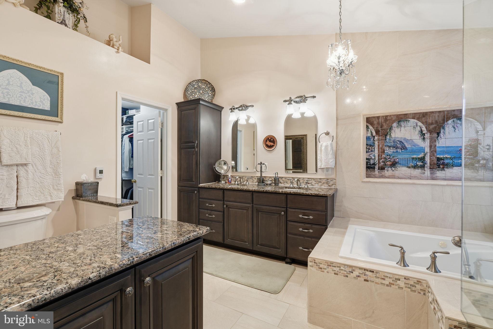 CRESTMONT TOWNHOUSES - Residential