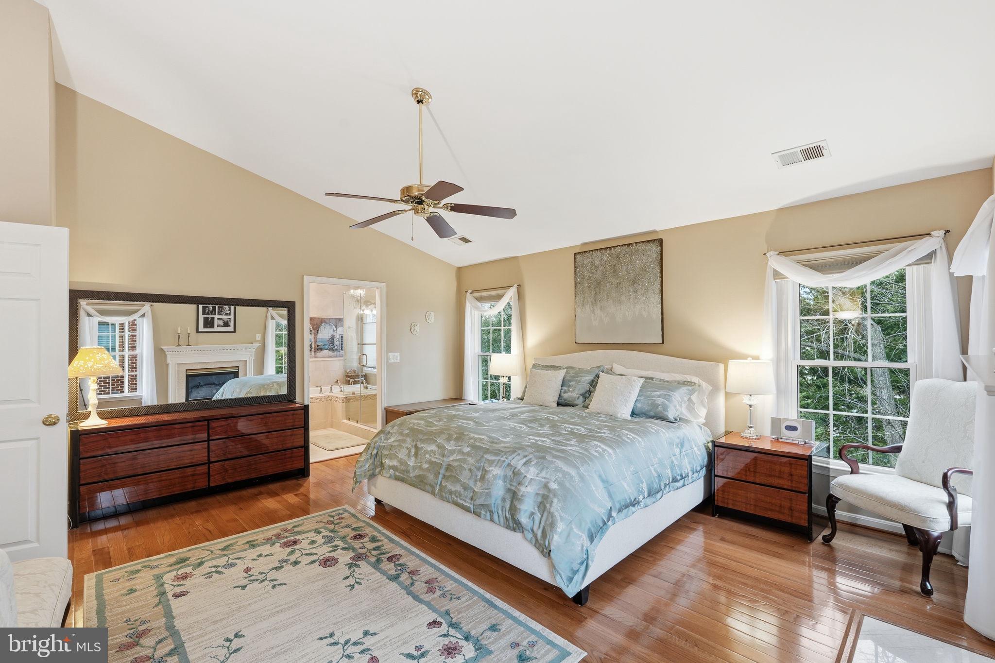 CRESTMONT TOWNHOUSES - Residential