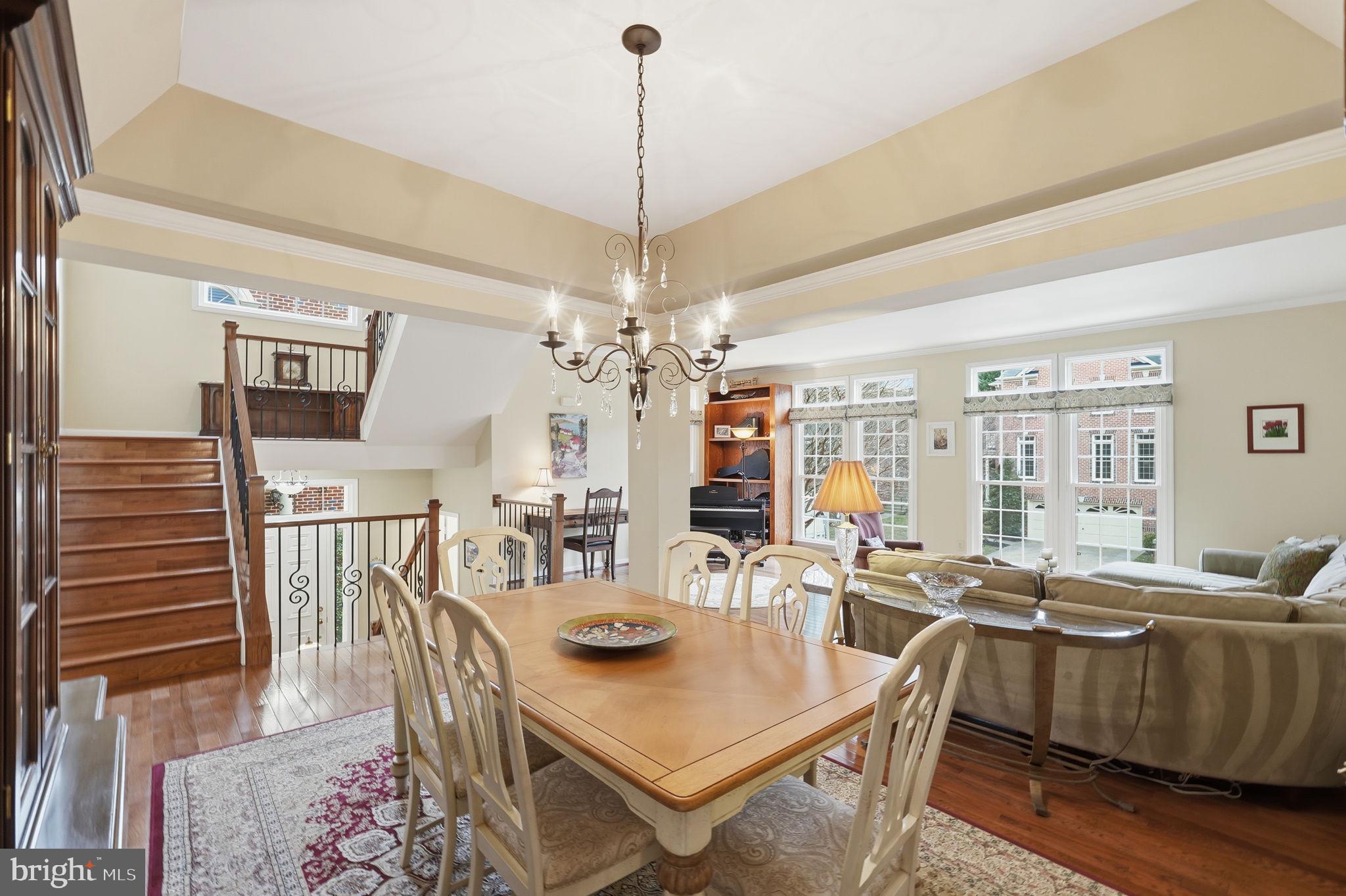 CRESTMONT TOWNHOUSES - Residential