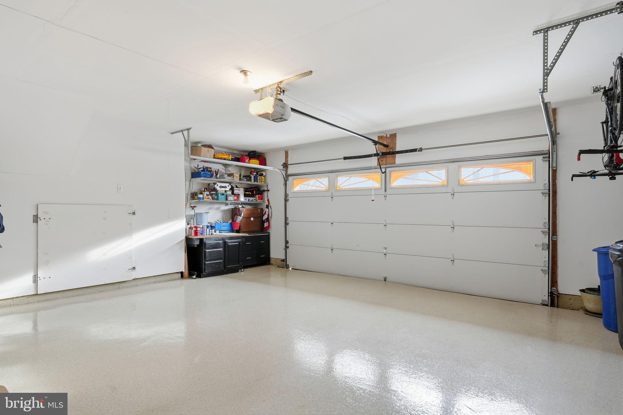 CRESTMONT TOWNHOUSES - Residential