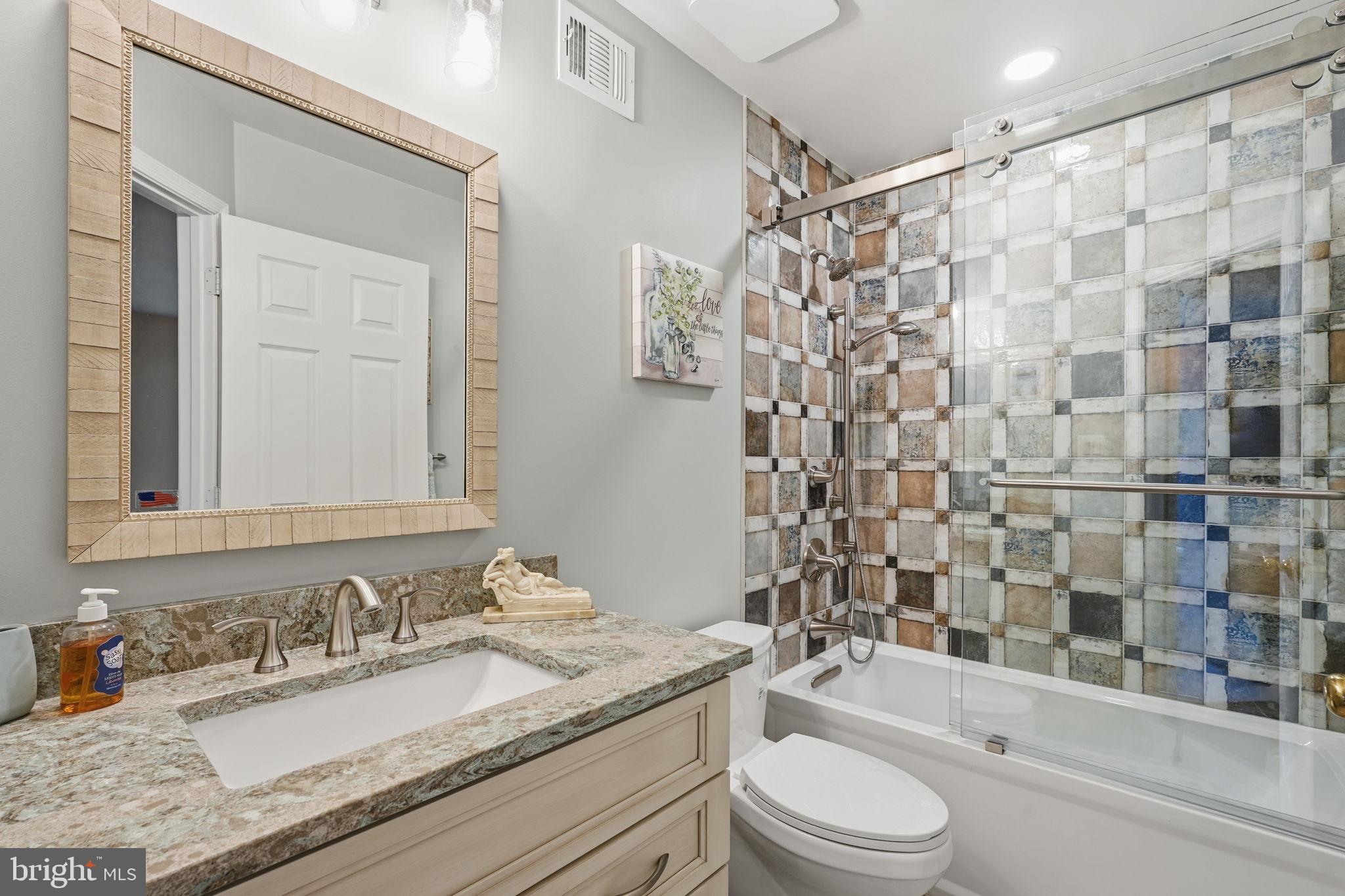 CRESTMONT TOWNHOUSES - Residential