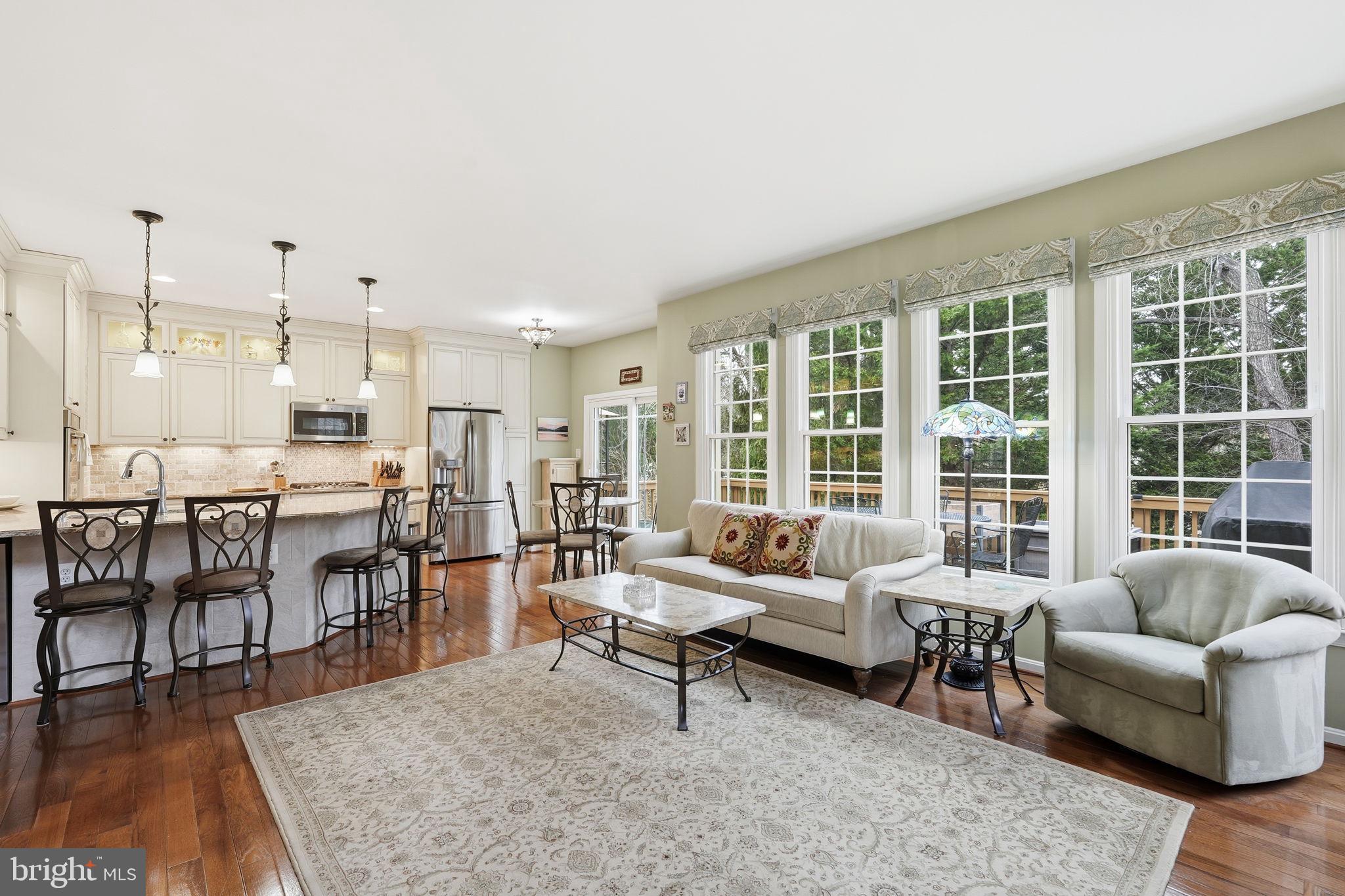 CRESTMONT TOWNHOUSES - Residential