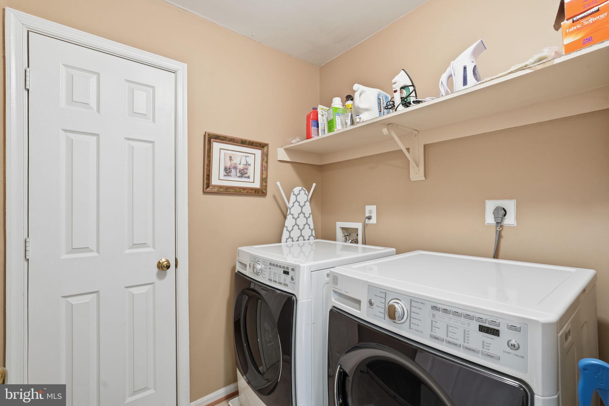 CRESTMONT TOWNHOUSES - Residential