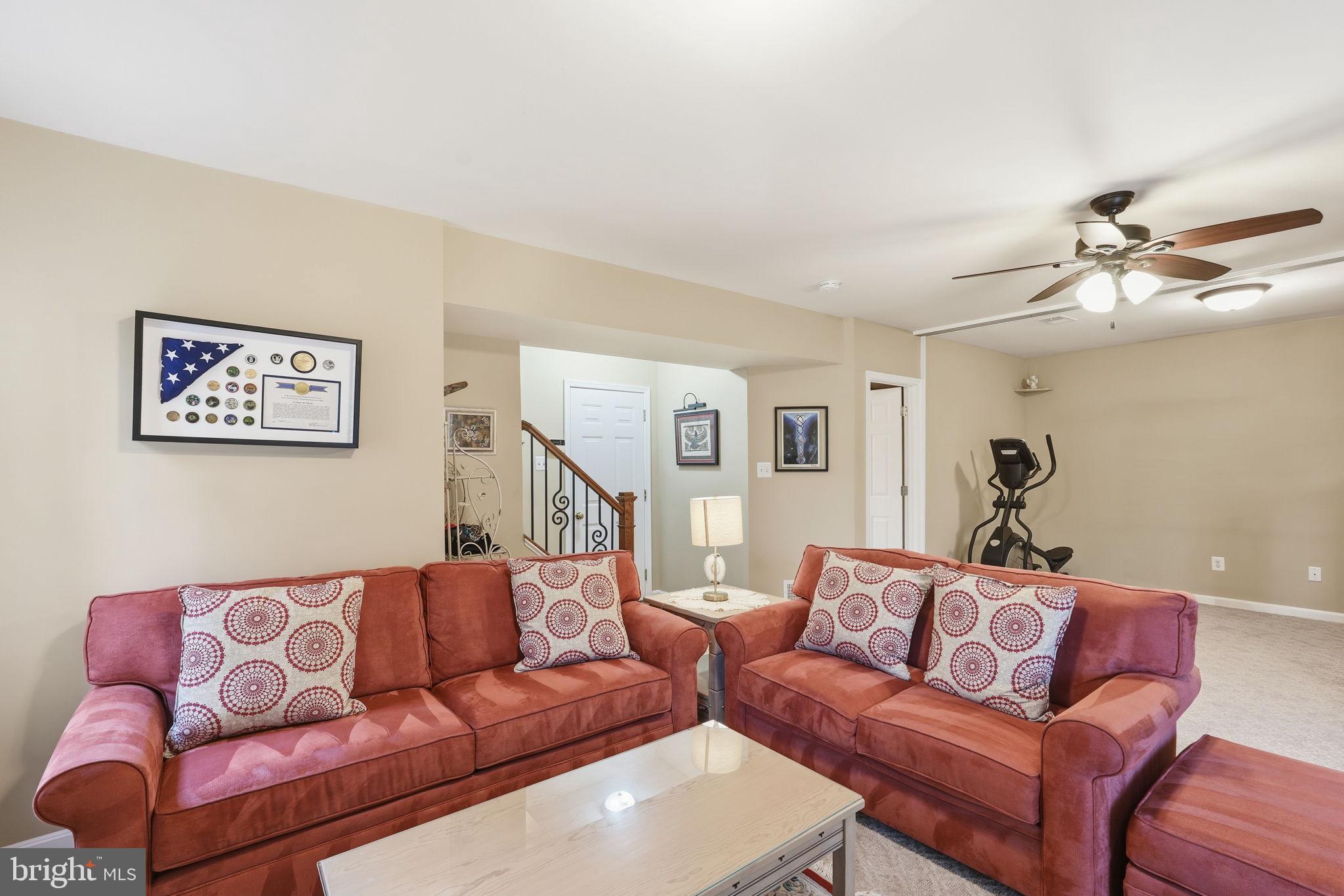 CRESTMONT TOWNHOUSES - Residential