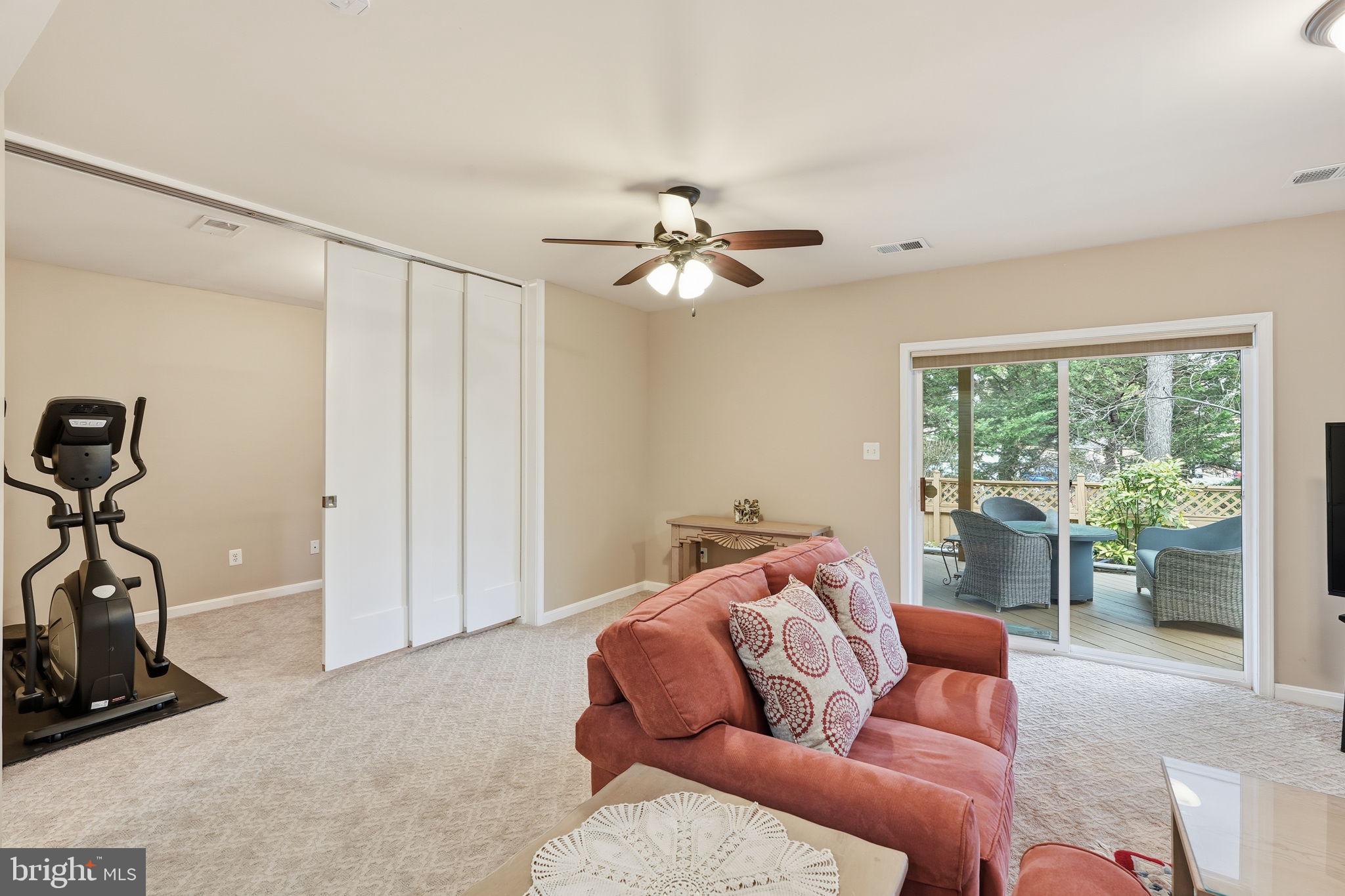 CRESTMONT TOWNHOUSES - Residential