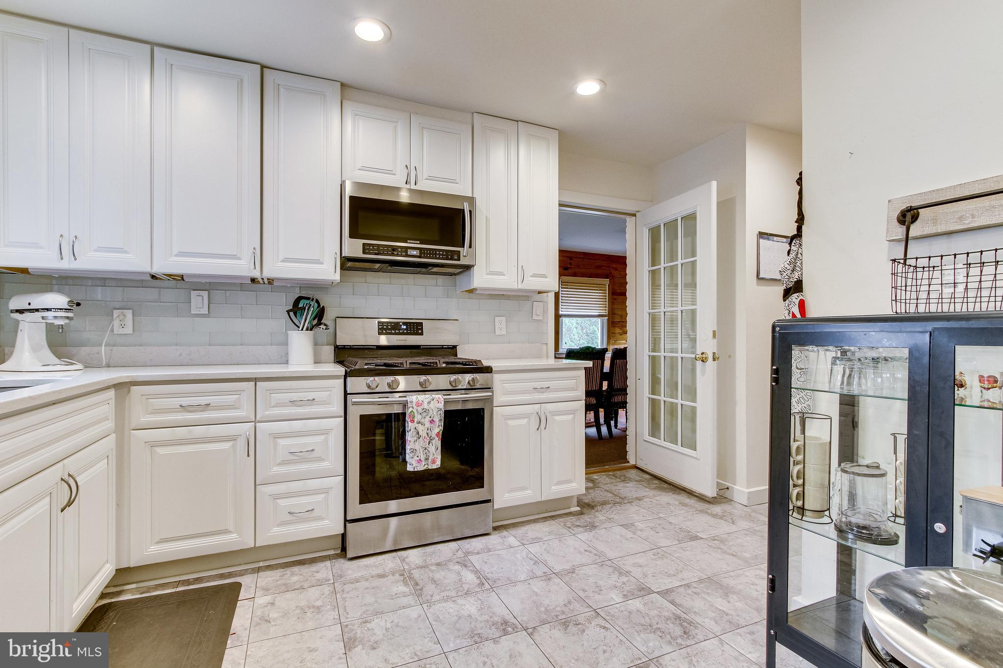 HOLLIN HALL VILLAGE - Residential Lease