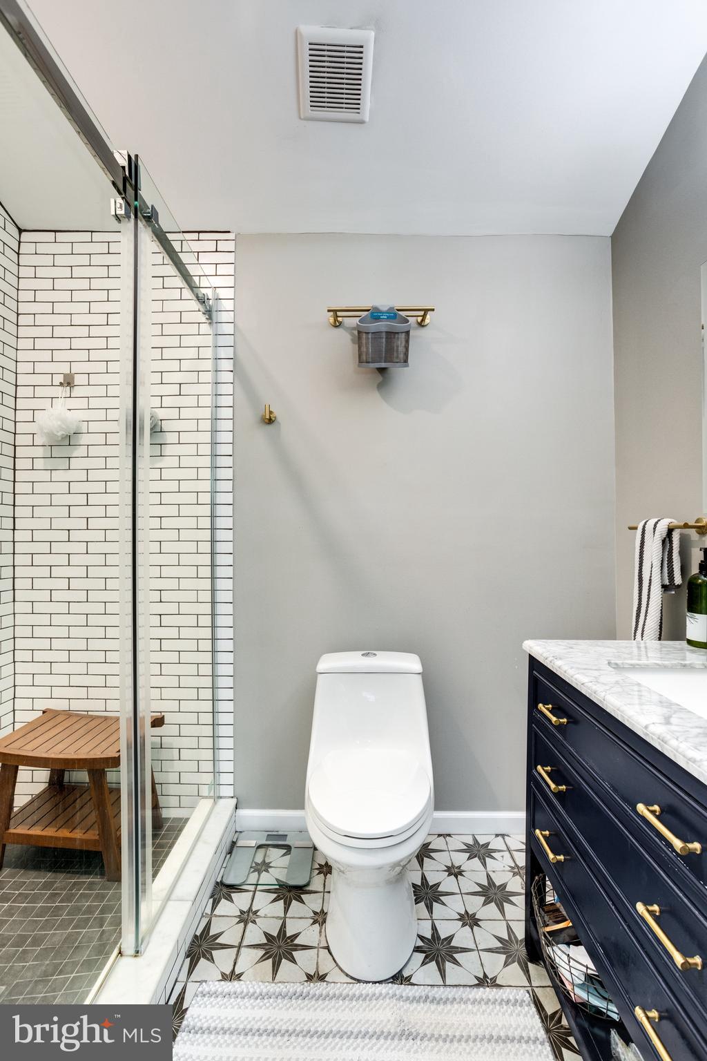 HOLLIN HALL VILLAGE - Residential Lease