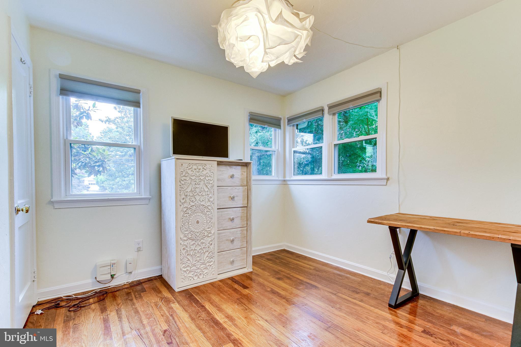 HOLLIN HALL VILLAGE - Residential Lease