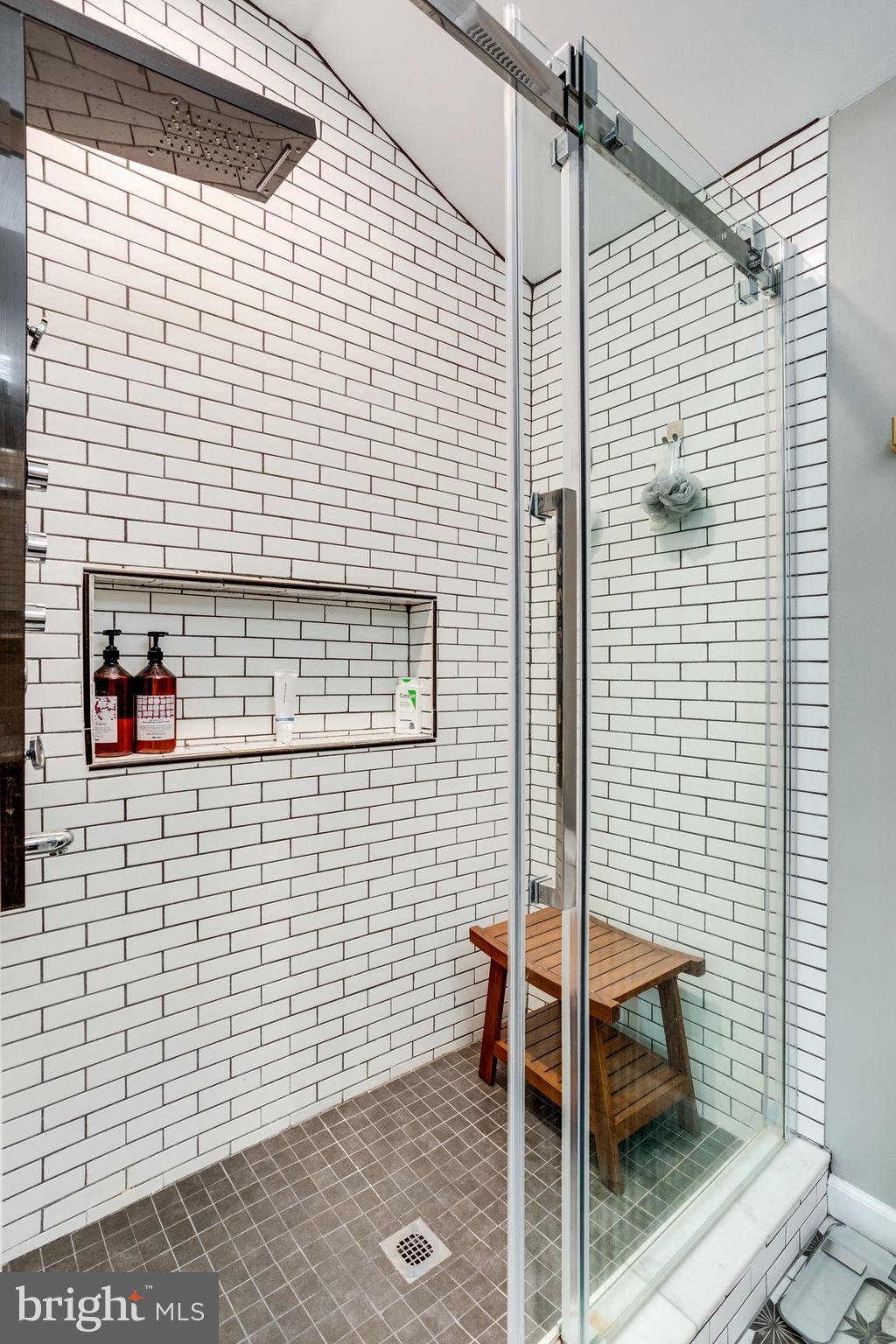 HOLLIN HALL VILLAGE - Residential Lease