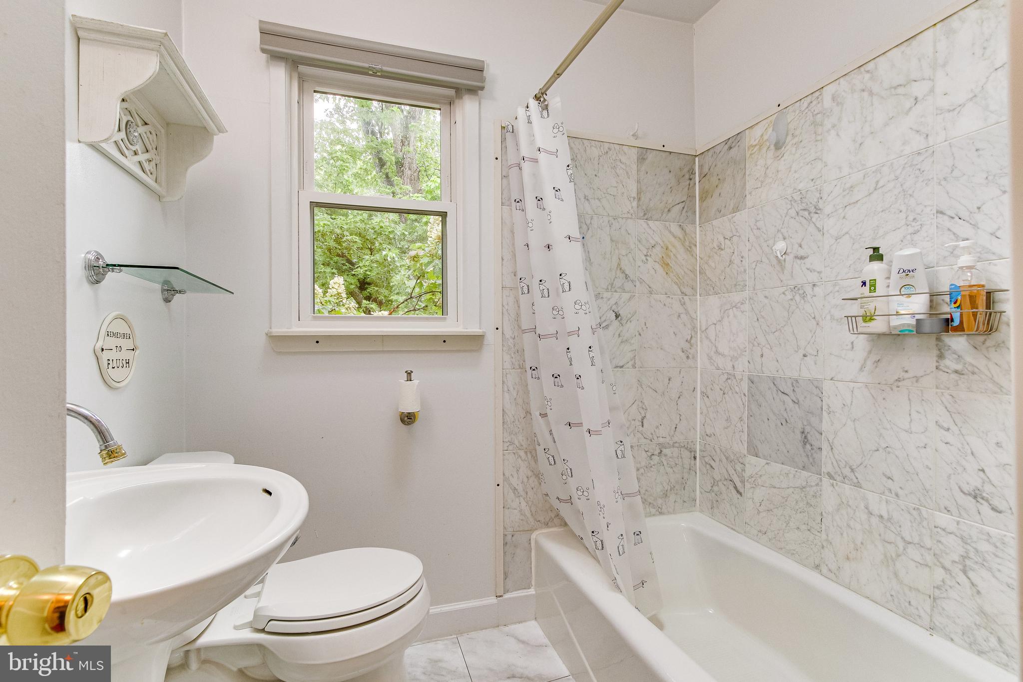 HOLLIN HALL VILLAGE - Residential Lease