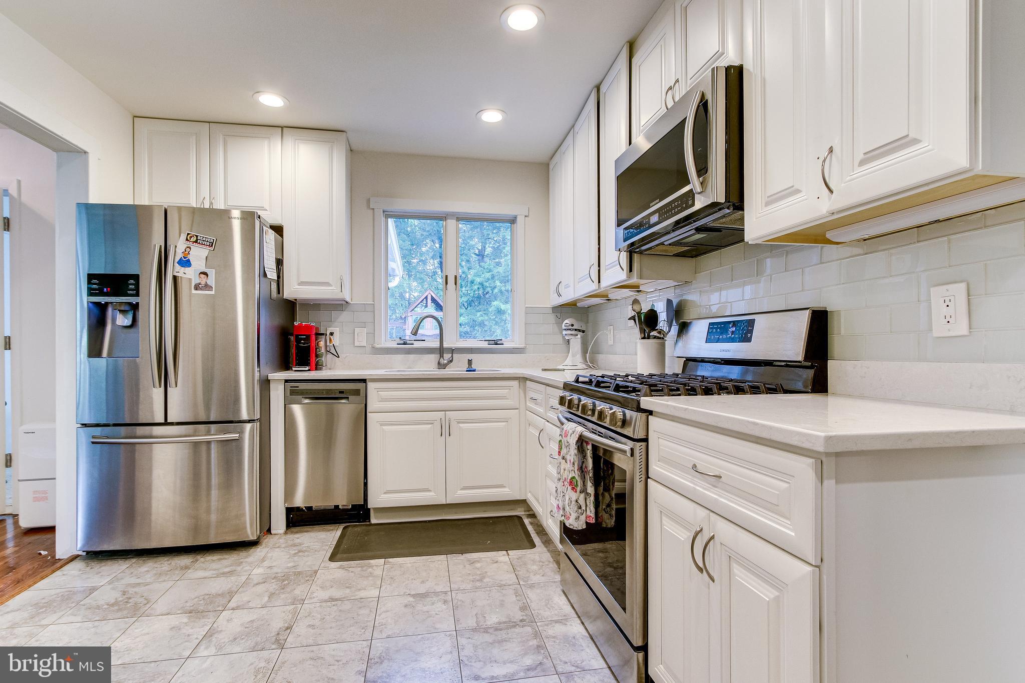 HOLLIN HALL VILLAGE - Residential Lease