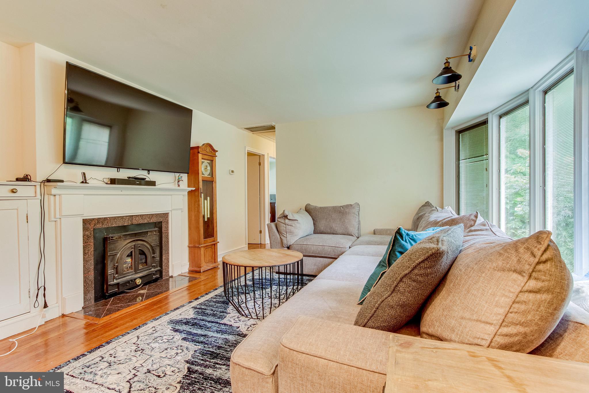 HOLLIN HALL VILLAGE - Residential Lease