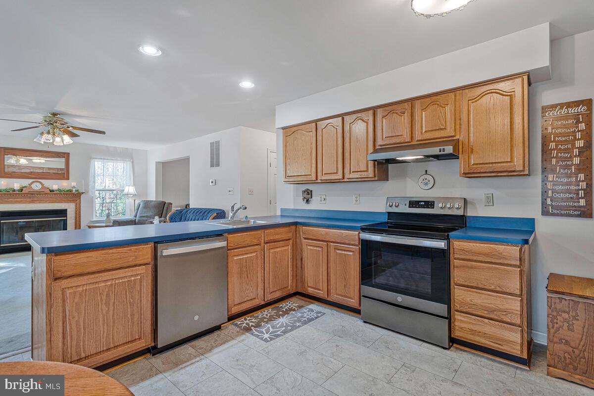 ISLAND CREEK WOODS - Residential