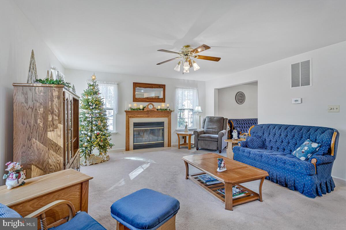 ISLAND CREEK WOODS - Residential