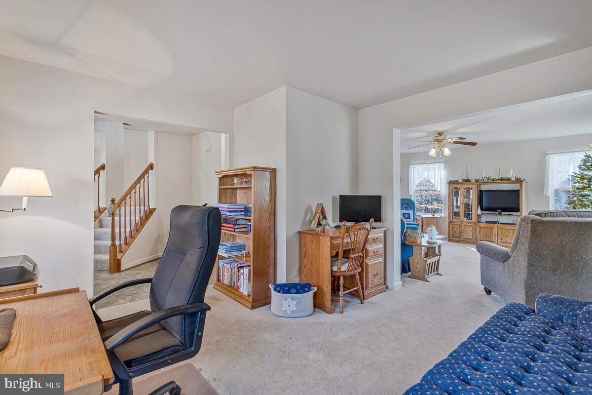 ISLAND CREEK WOODS - Residential