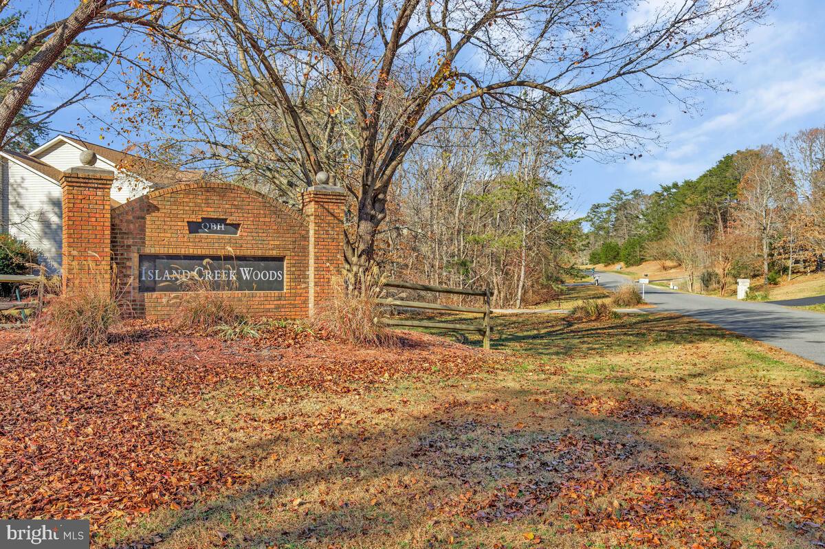 ISLAND CREEK WOODS - Residential