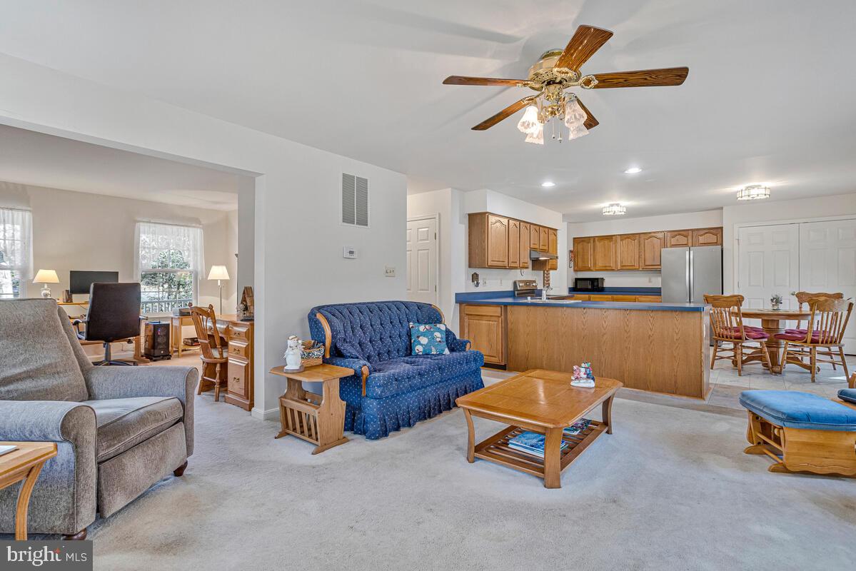 ISLAND CREEK WOODS - Residential