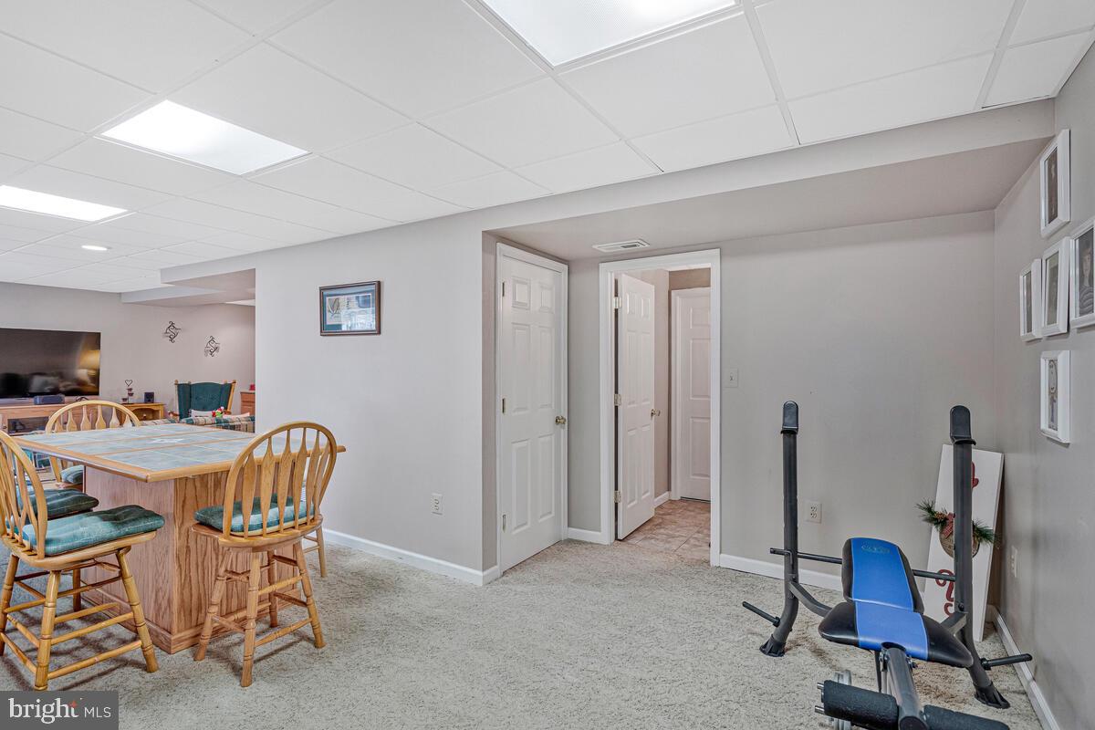 ISLAND CREEK WOODS - Residential