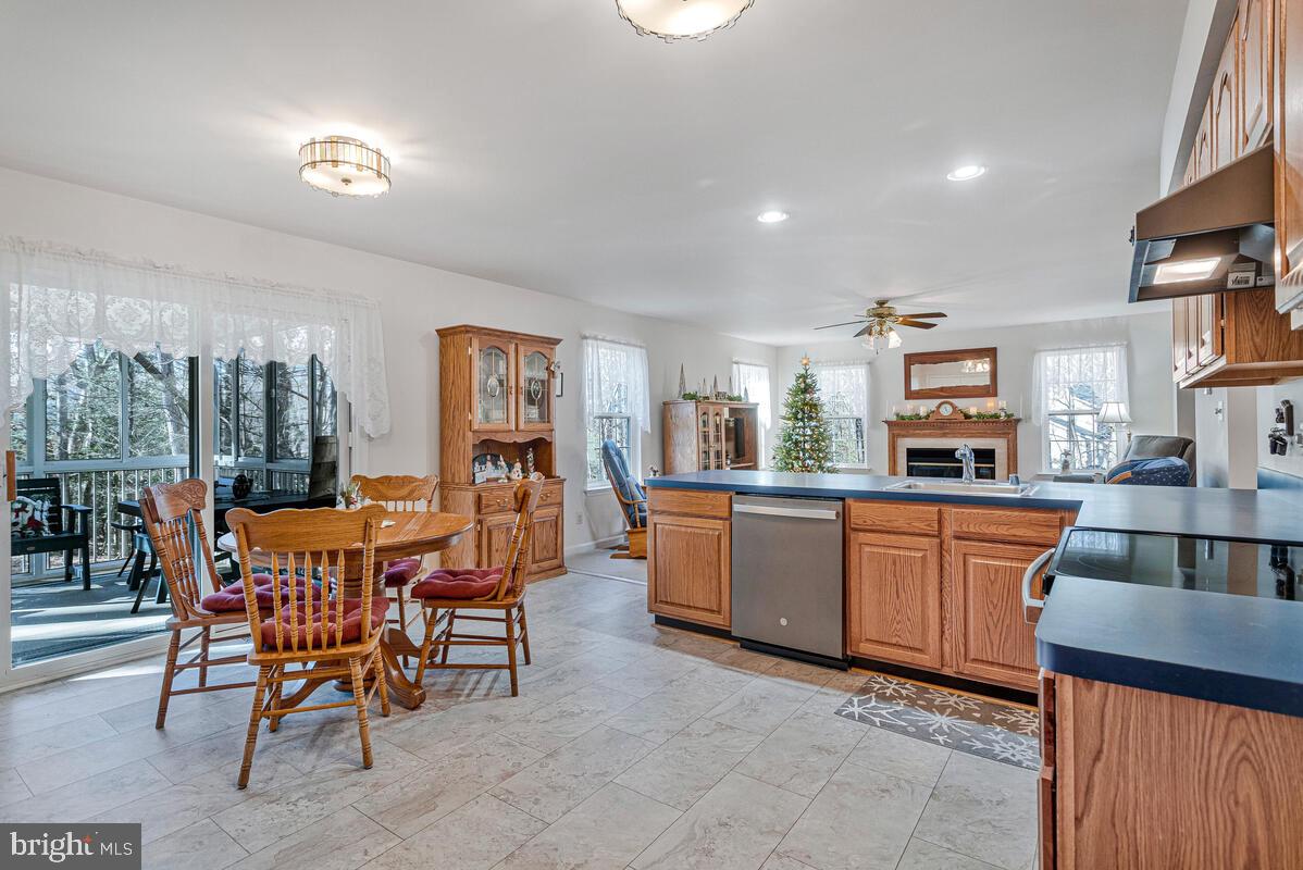 ISLAND CREEK WOODS - Residential