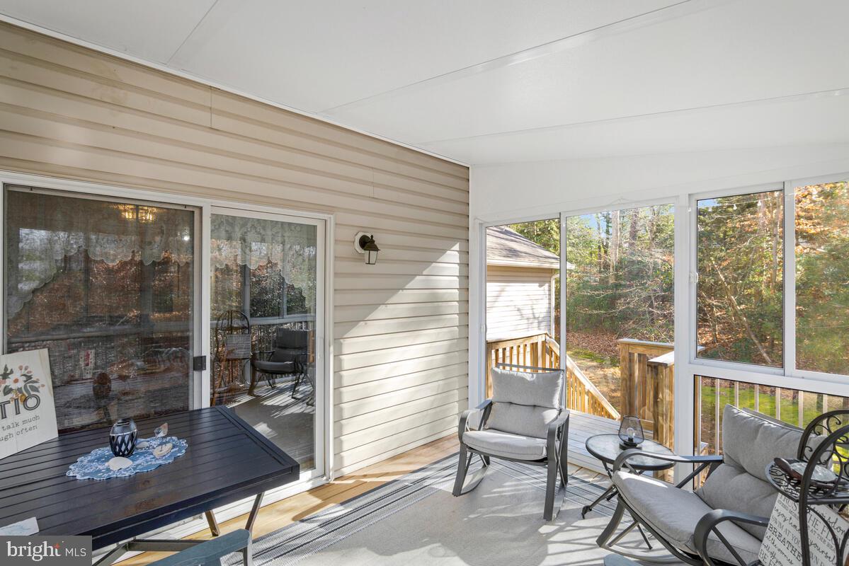 ISLAND CREEK WOODS - Residential