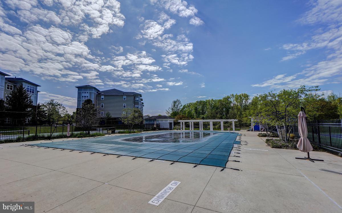 CAMERON GROVE - Residential