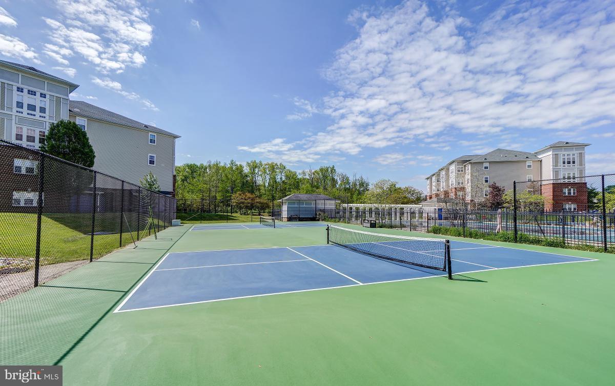 CAMERON GROVE - Residential