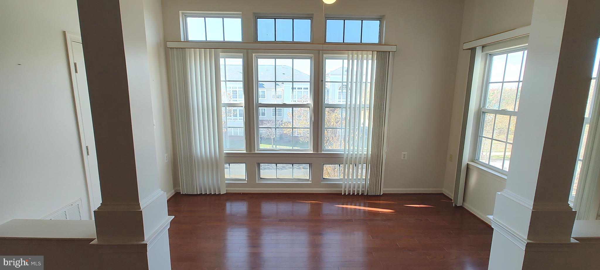 CAMERON GROVE - Residential