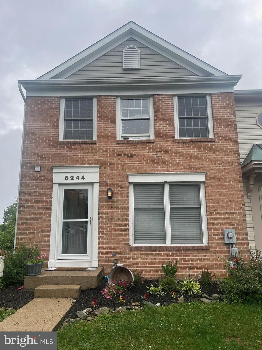 MUST SEE! A brick front end Unit in the sought-after Summer field community with a common area lot across the Street and Doggie Park behind! Swimming pool nearby & access to 3 community Beaches! New floors on main level, upgraded kitchen with granite counter top, stainless steel appliances, Gorgeous tile in upstairs bathroom, finished basement with fireplace & walk out.