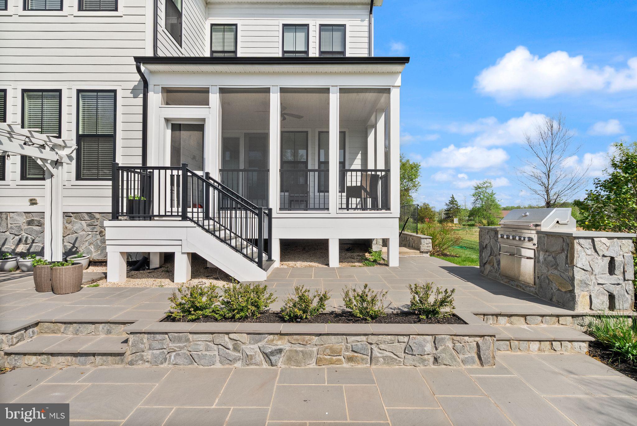 23385 WALKING WOODS LANE