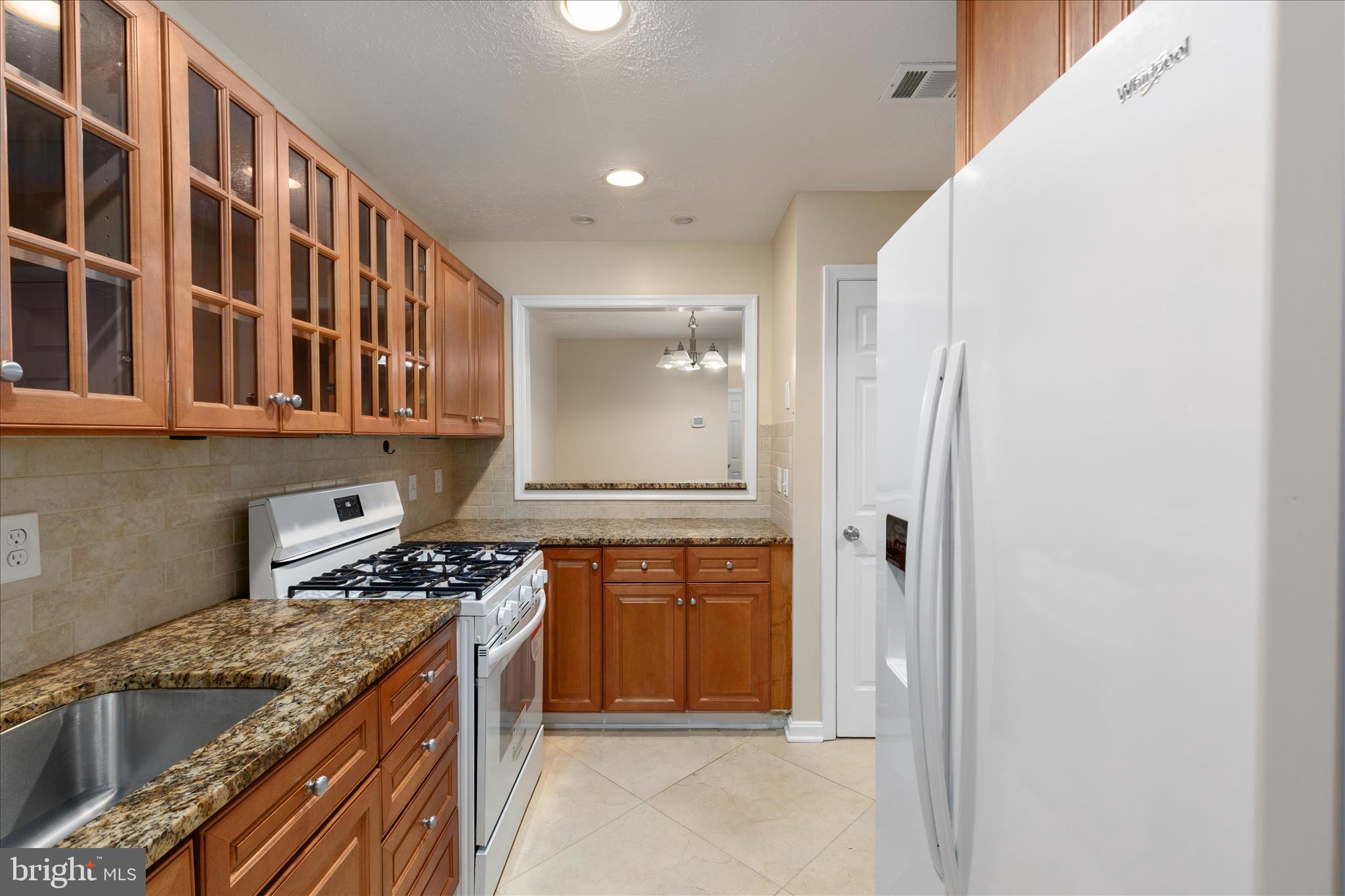 THE OAKTON - Residential