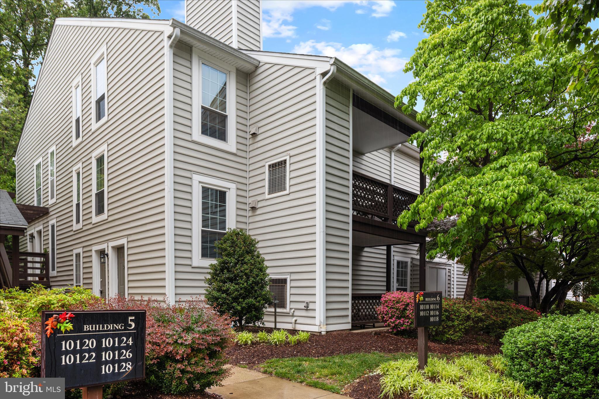 THE OAKTON - Residential