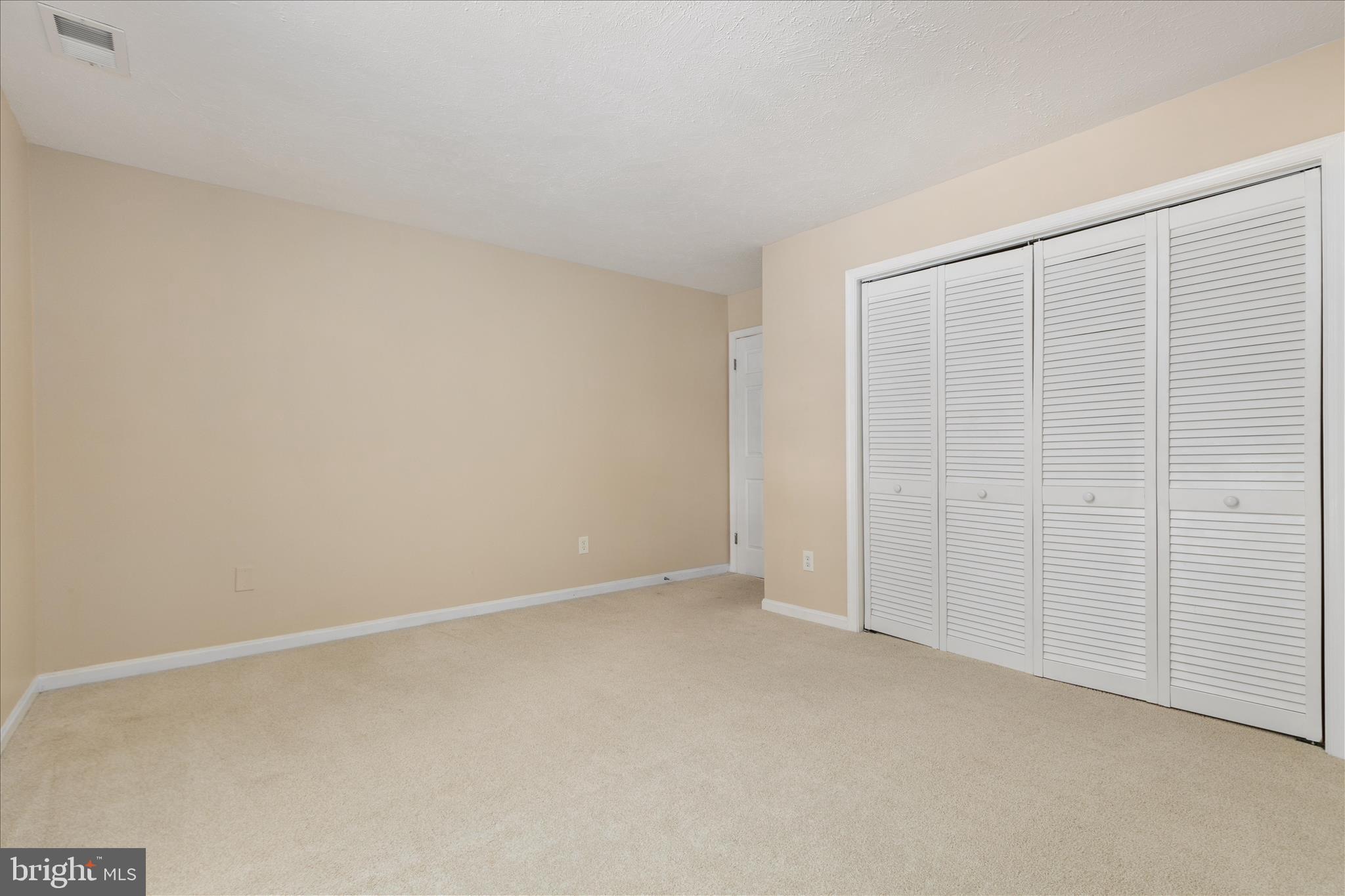 THE OAKTON - Residential
