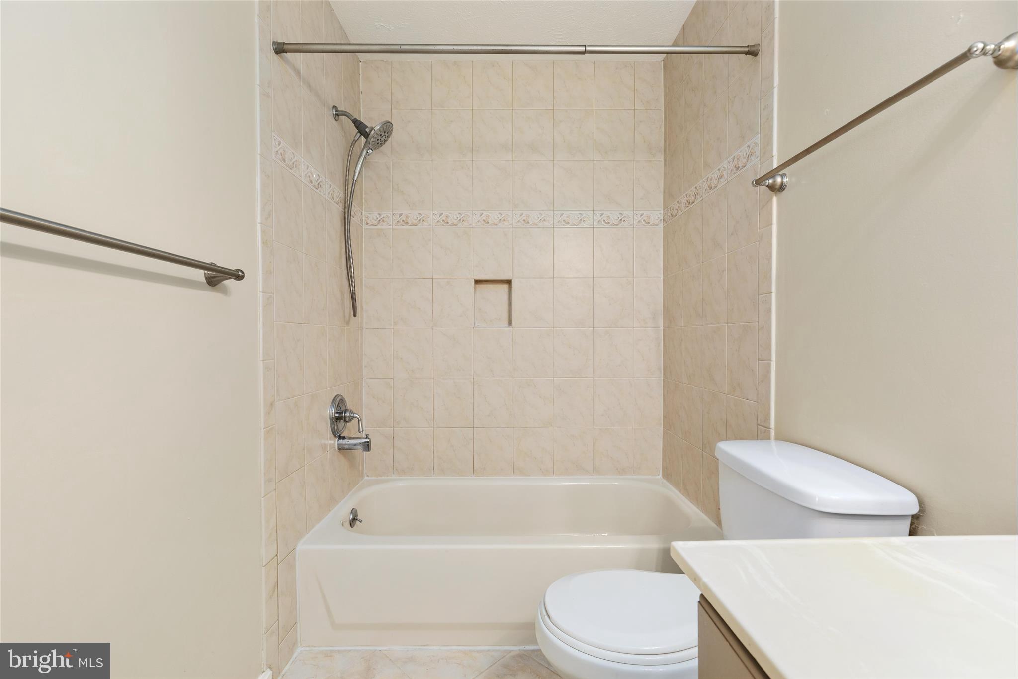 THE OAKTON - Residential