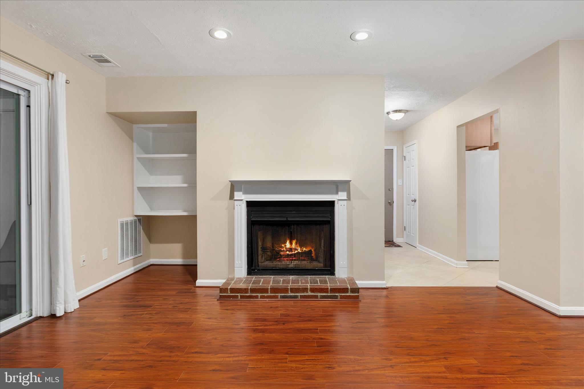 THE OAKTON - Residential
